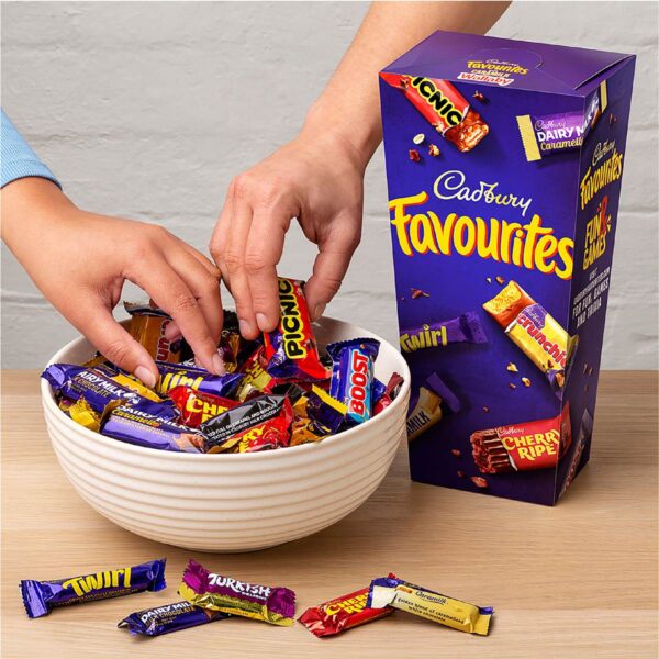 Cadbury Favourites Chocolate Gift Box 265g