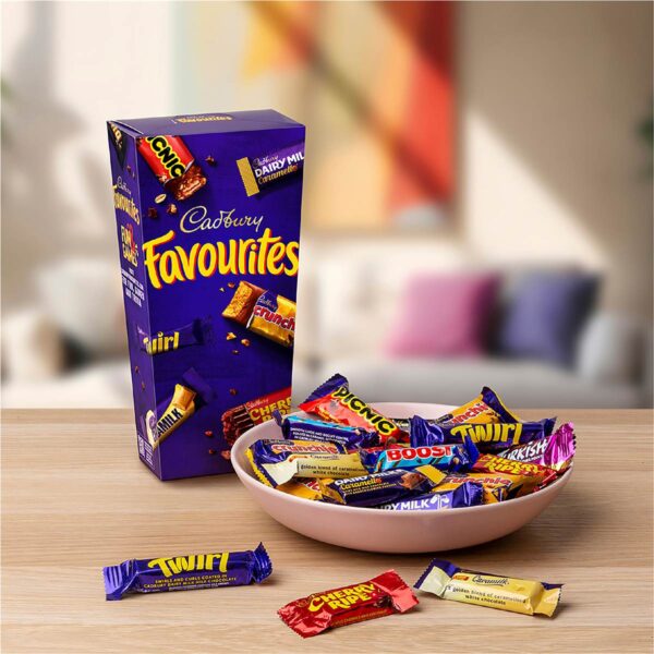 6031031_8 Cadbury Favourites Chocolate Gift Box 265g