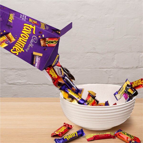 Cadbury Favourites Chocolate Gift Box 265g