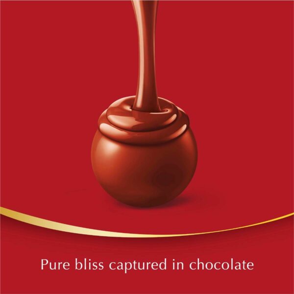 249701_8 Lindt Lindor Milk Chocolate Bag 125g
