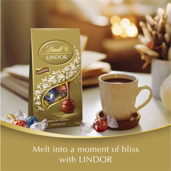 Lindt Lindor Assorted Pouch 125g