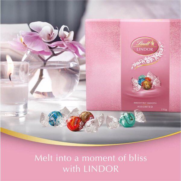 Lindt Lindor Assorted Chocolate Pink Gift Box 232g