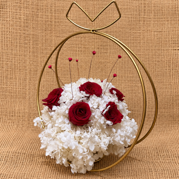 red roses with hydrangea
